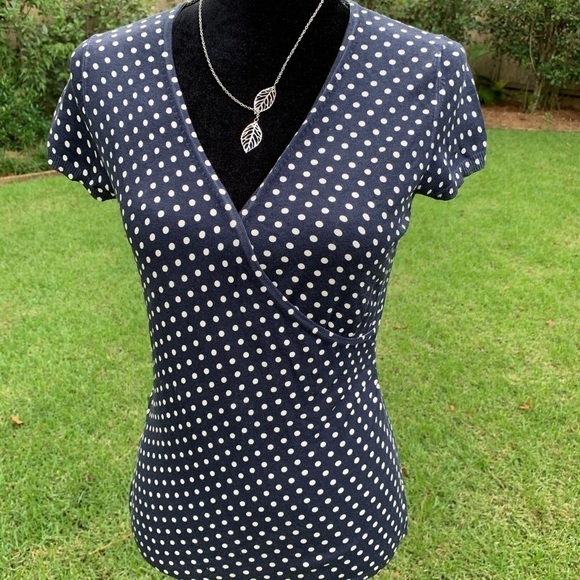 LOFT Tops - ANN TAYLOR LOFT navy blue polka dot surplice short sleeve v neck knit top
